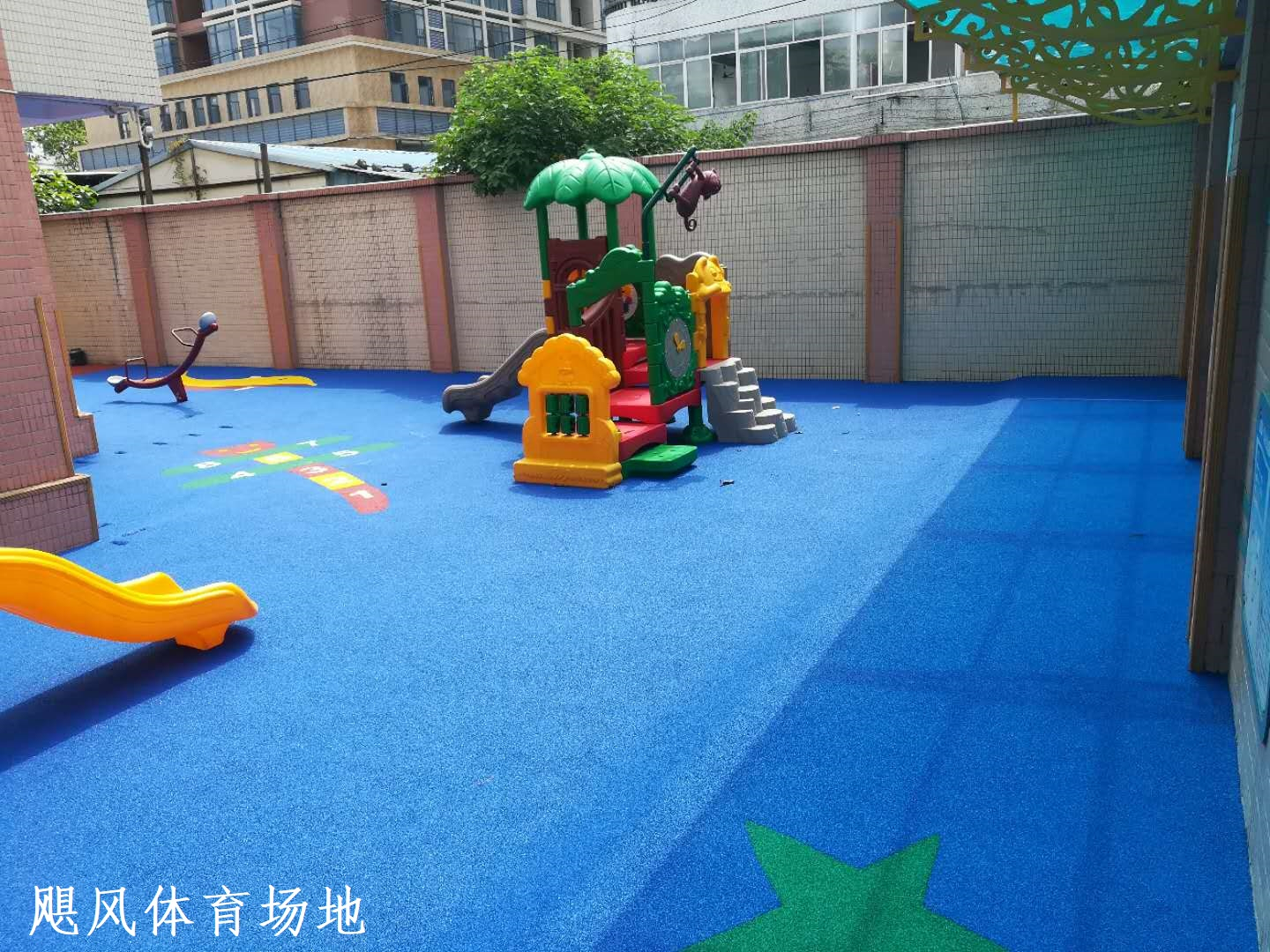 戶(hù)外兒童游樂(lè )塑膠場(chǎng)地地墊-安全地墊，保護孩子更好的活動(dòng)